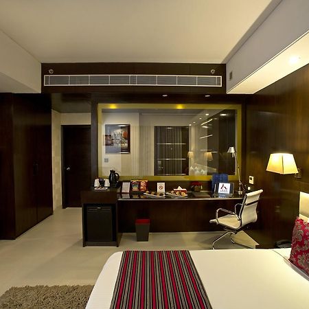 Inde Hotel Chattarpur New Delhi Bagian luar foto