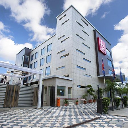 Inde Hotel Chattarpur New Delhi Bagian luar foto