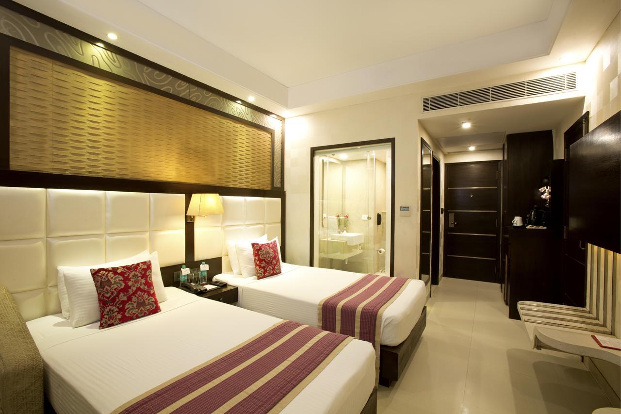 Inde Hotel Chattarpur New Delhi Bagian luar foto