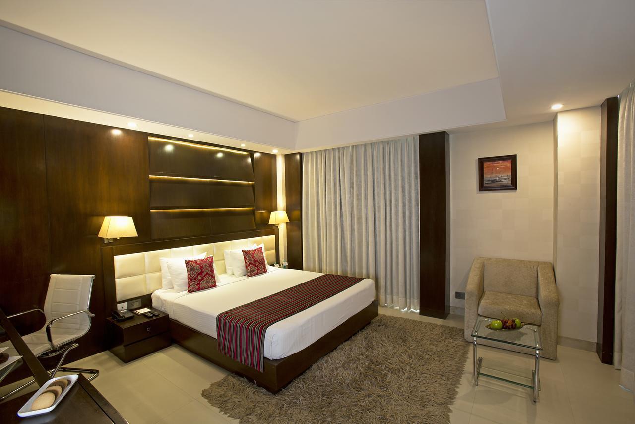Inde Hotel Chattarpur New Delhi Bagian luar foto